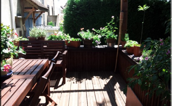 Terrasse en pin marron