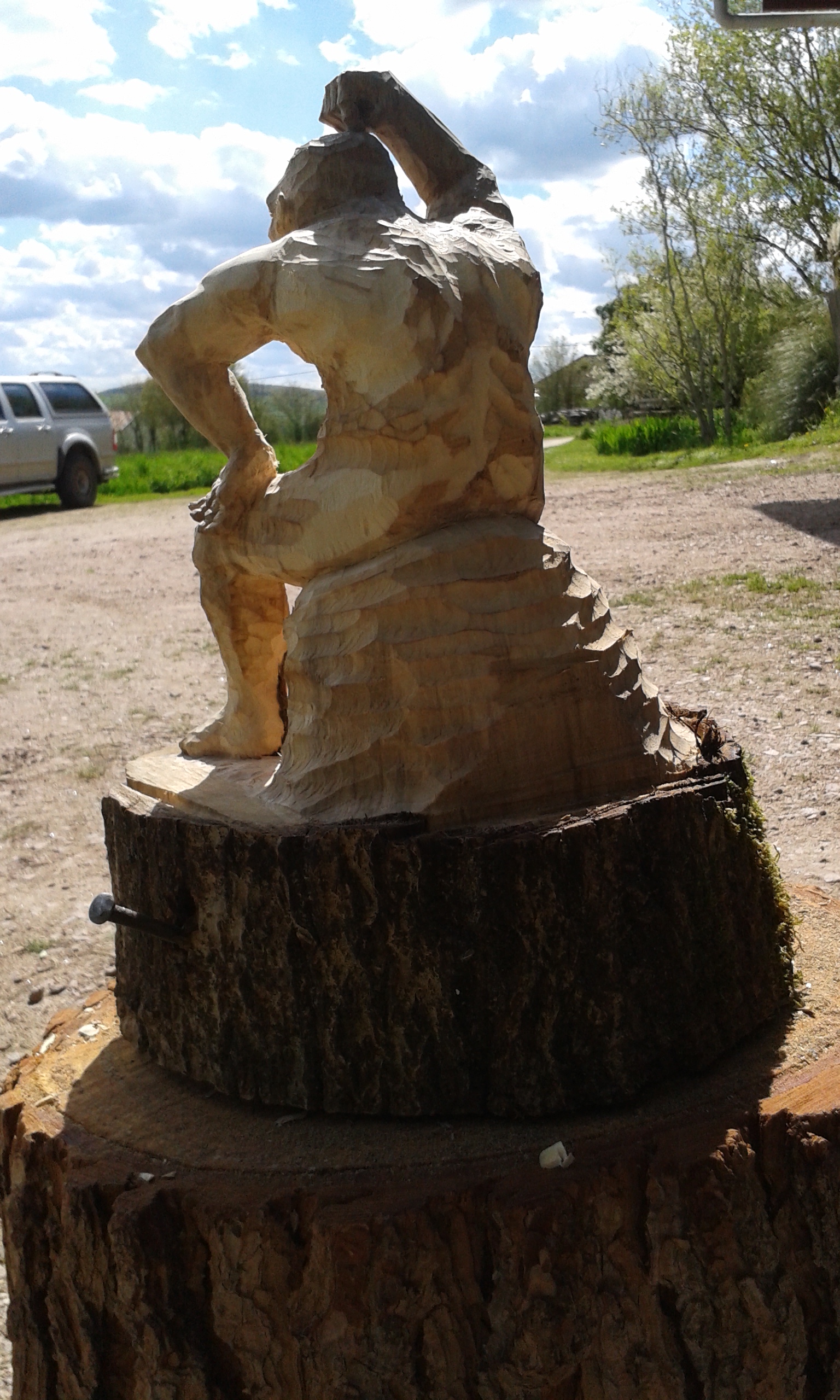 sculpteur animalier sur bois