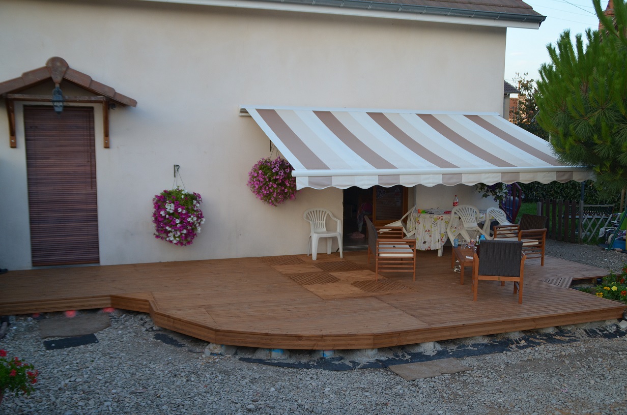 terrasse en douglas originale et fonctionnelle