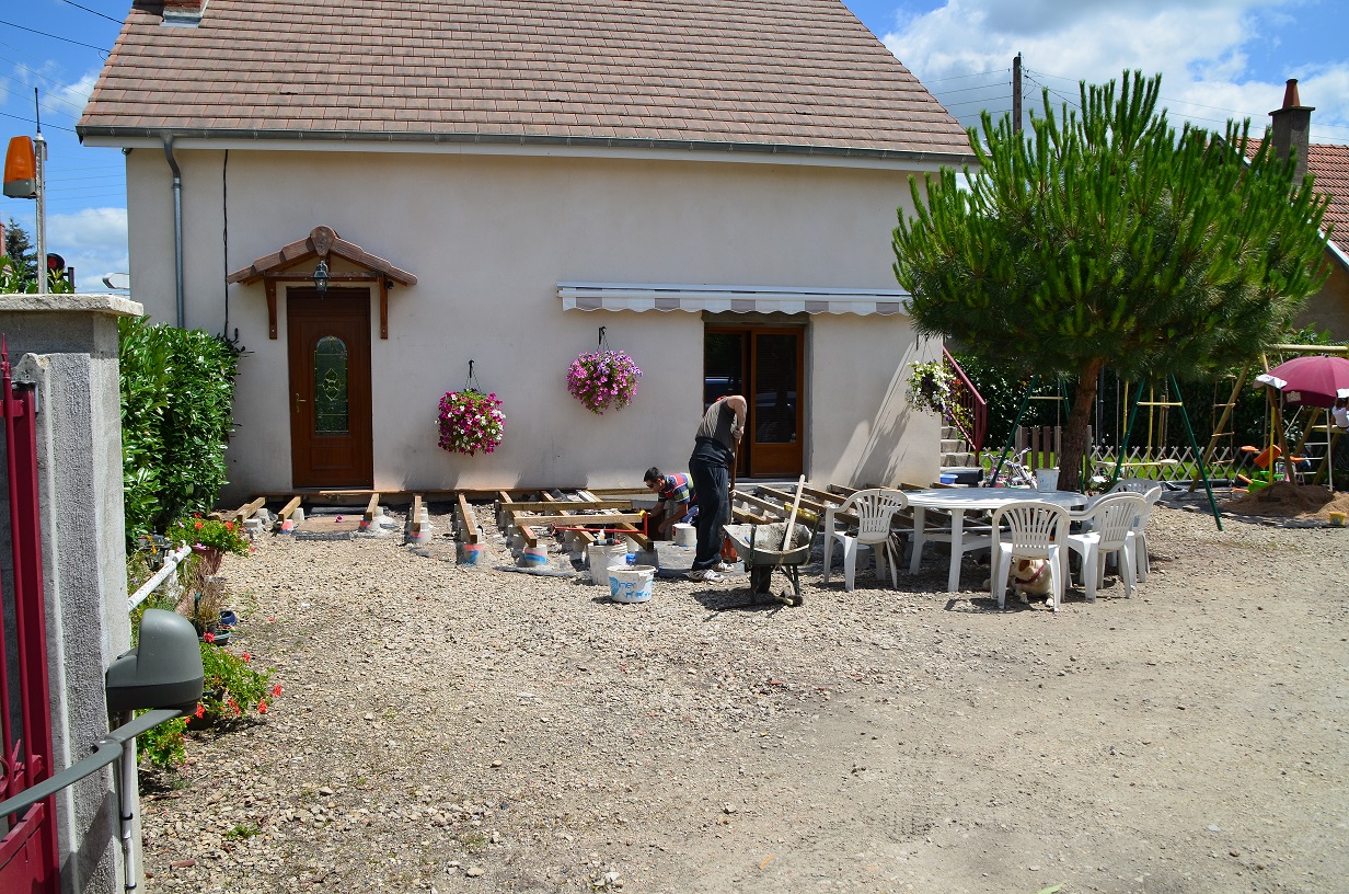 terrasse en douglas originale et fonctionnelle