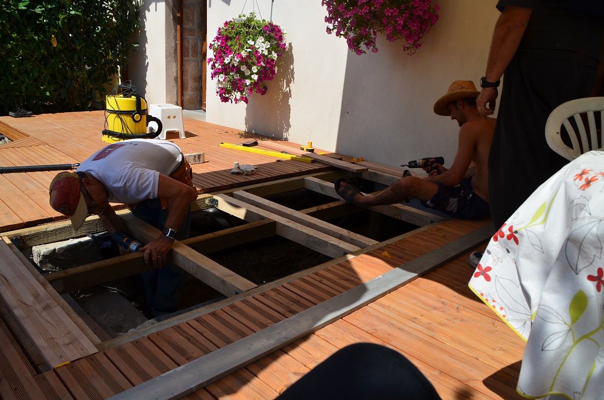 terrasse en douglas originale et fonctionnelle